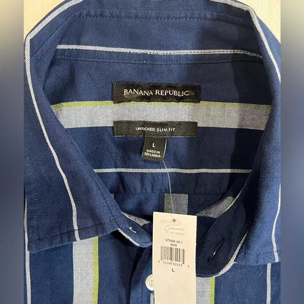 NWT Banana Republic Untucked Slim Fit Large Men's Striped Blue Shirt Summer